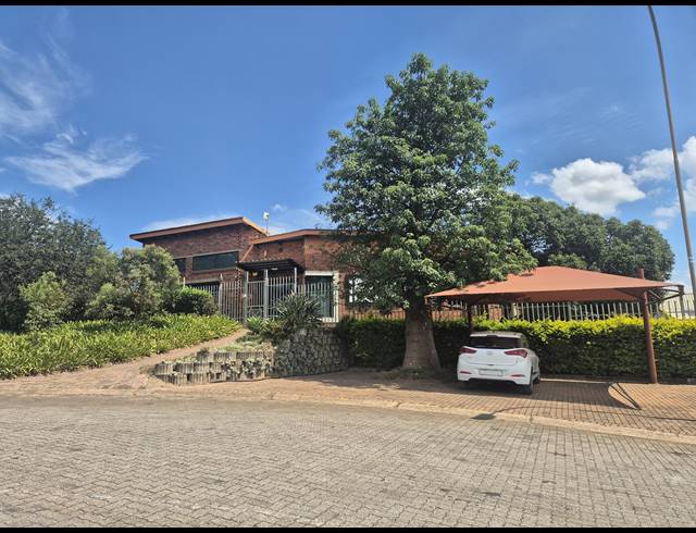 218M² OFFICE TO LET IN ROCKY DRIFT